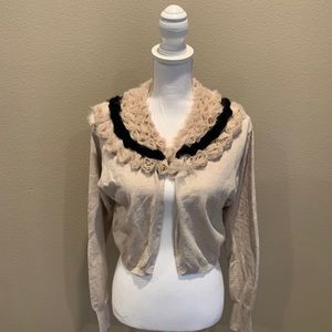 EUC CABI ROSETTE SHRUG